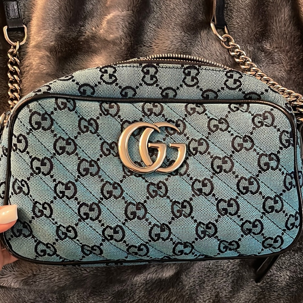 Worn 4 times no rips or tears